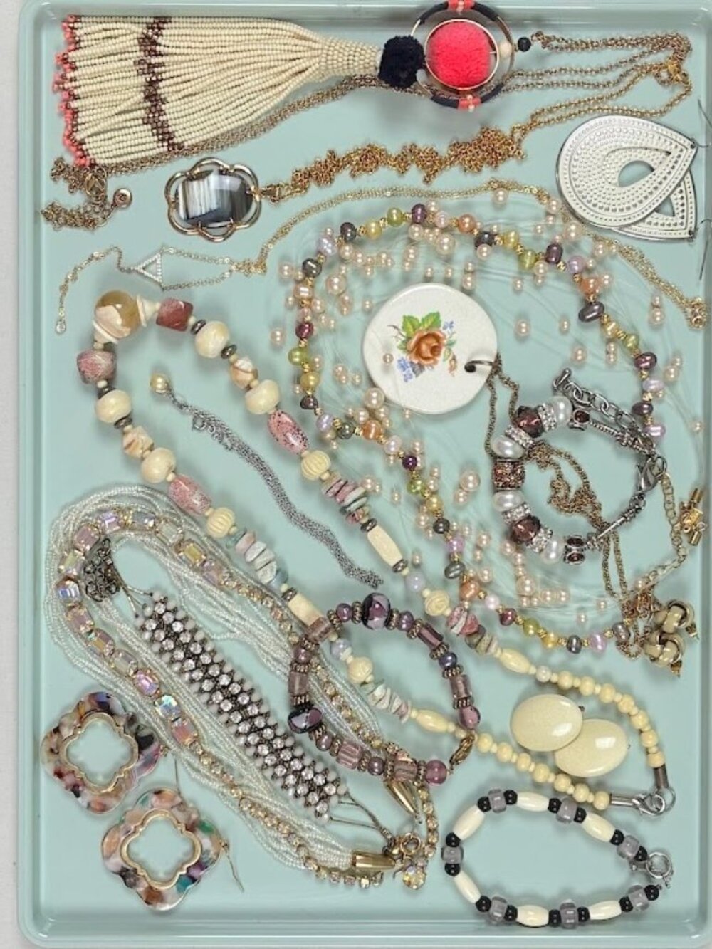 Jewelry Lot Gold/Silver Neutral Pastel Colors Fall Winter Holiday 17 pcs 12 ozs